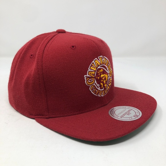 Cleveland Cavaliers Mitchell & Ness Snapback Hat - Picture 3 of 6